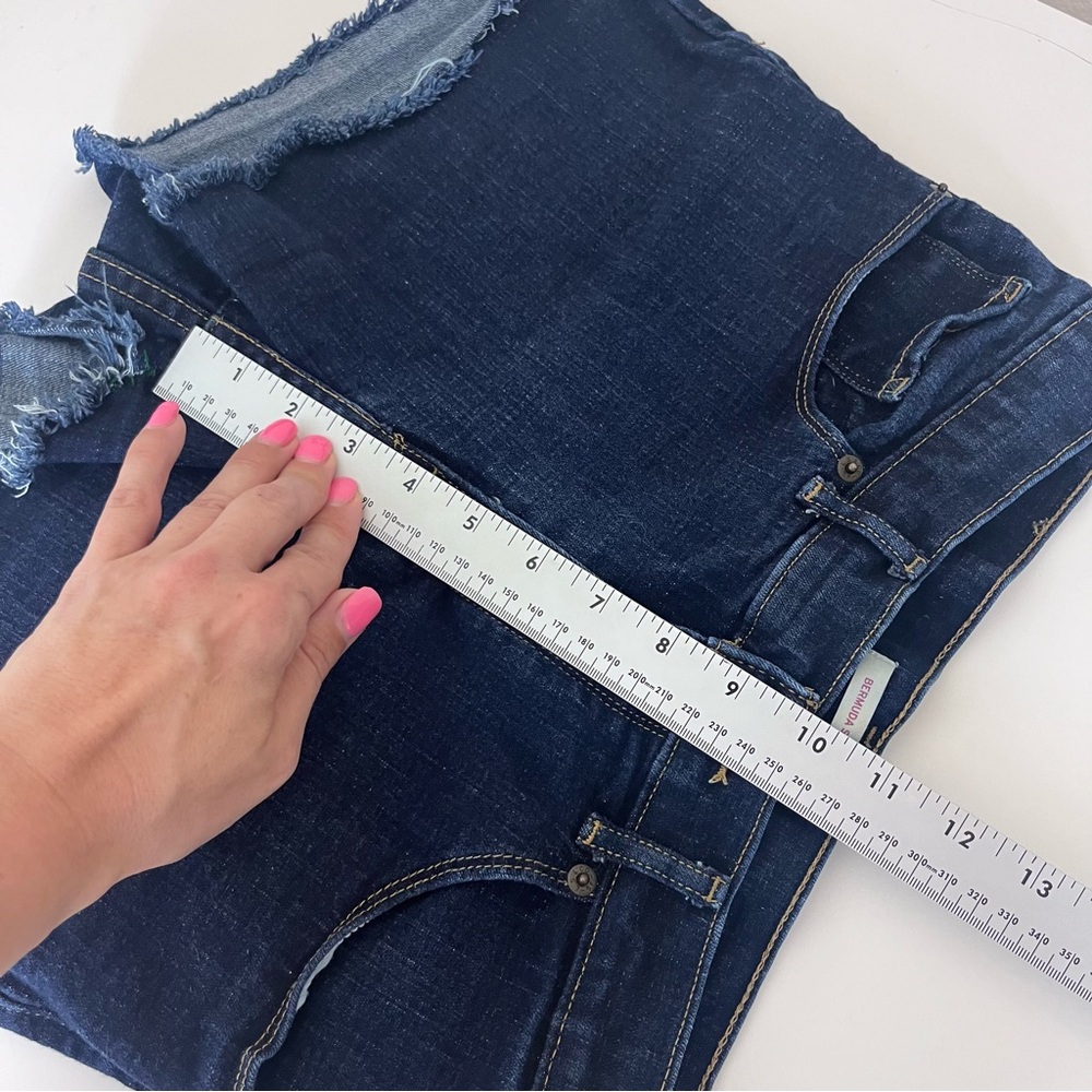 Levis Jean Shorts Womens Thirty Bermuda Denim Stretch Cut Off Casual Classic - Picture 9 of 13